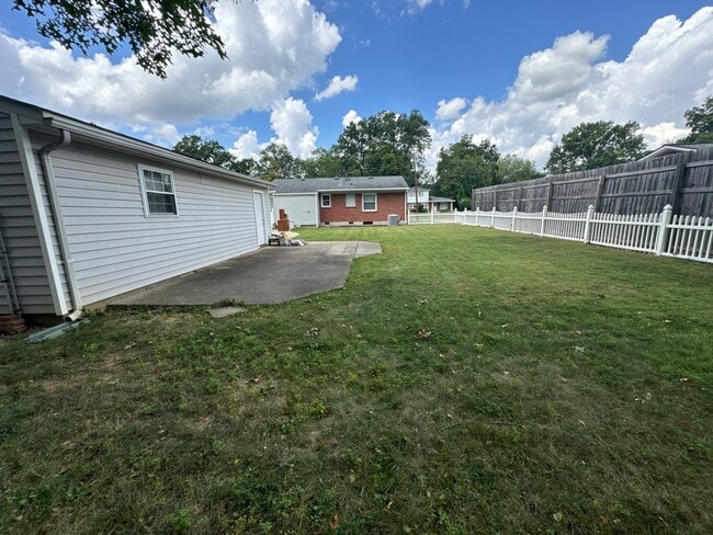 Building Photo - 5607 Elmer Ln