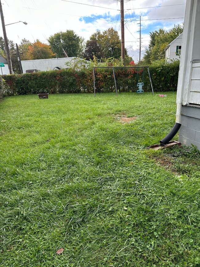 Building Photo - 1415 West Ave NW