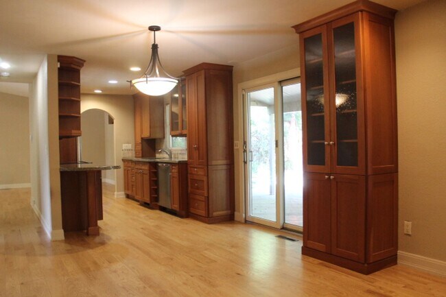 Building Photo - Gorgeous 2 Story Home in Columbine West!