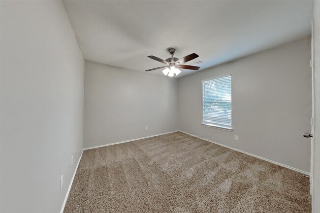 Building Photo - 4023 Sand Ripple Ln