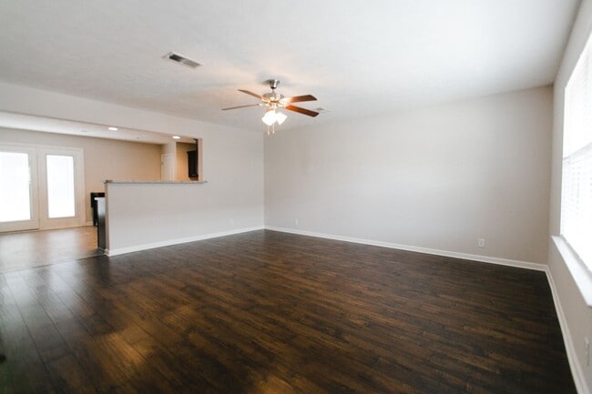 Building Photo - 924 Gamely Wy