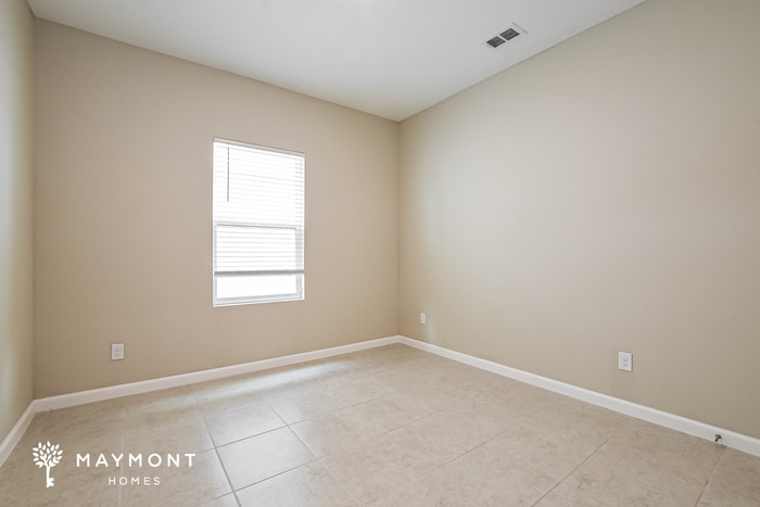 Building Photo - 2681 Island Pond Dr