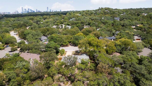 Building Photo - 2624 Barton Hills Dr