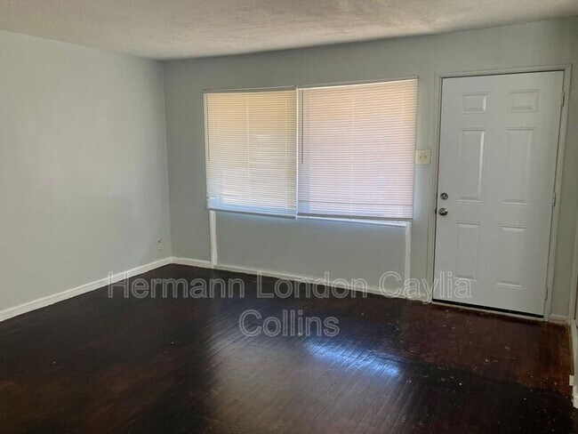 Building Photo - 9839 Medford Dr