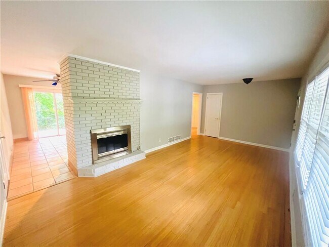 Building Photo - 2185 Medfield Trail NE