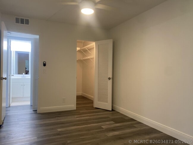 Building Photo - 256 Mansfield G