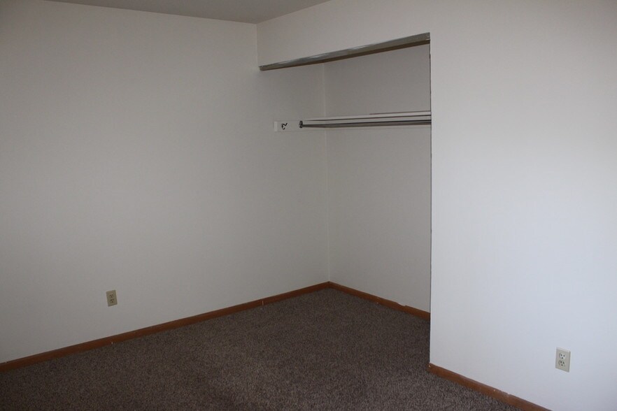 Bedroom 2 - 357 E 14th Ave