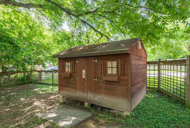 Building Photo - Walkable Carrboro Living — 3BR Home with L...
