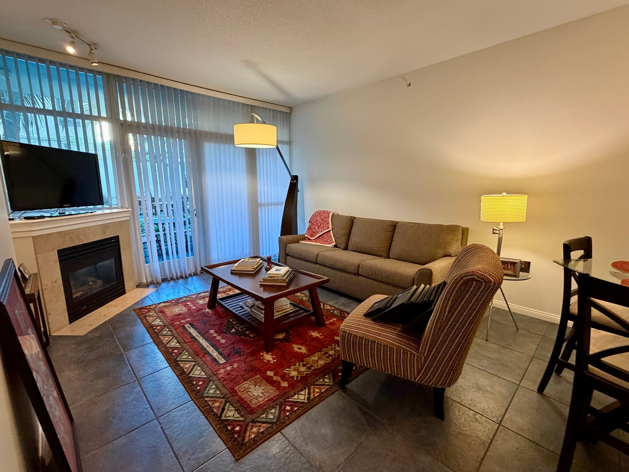 Building Photo - 850 Beech St