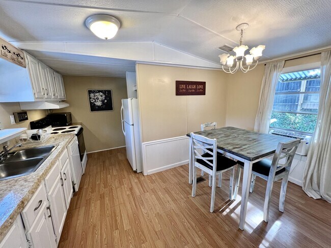 Building Photo - 50 Mandalay Dr