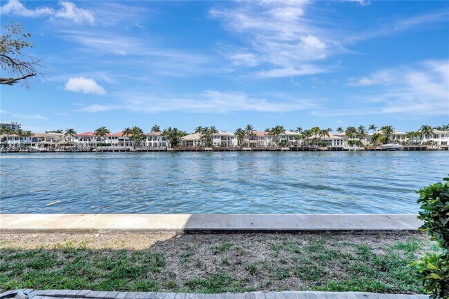 Building Photo - 2200 S Ocean Dr