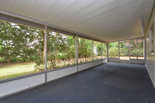 Building Photo - 3658 NW 40th Pl