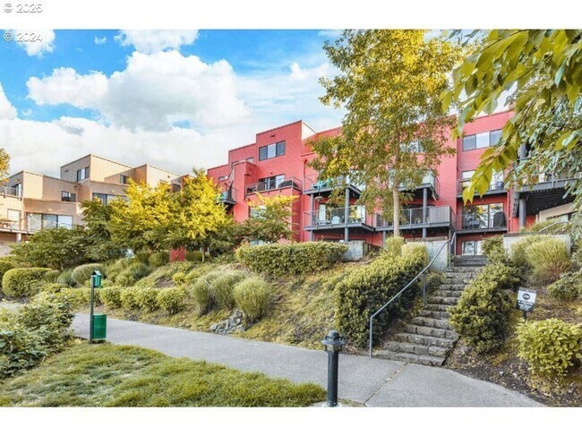 Building Photo - 720 NW Naito Pkwy