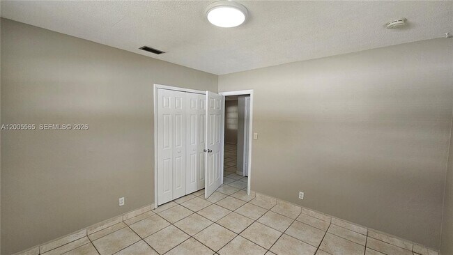 Building Photo - 5030 SW 26th Ave