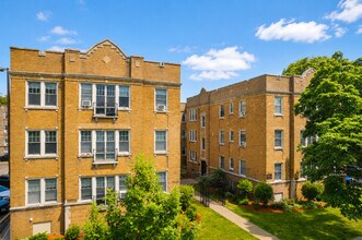 Building Photo - 736 Reba Pl
