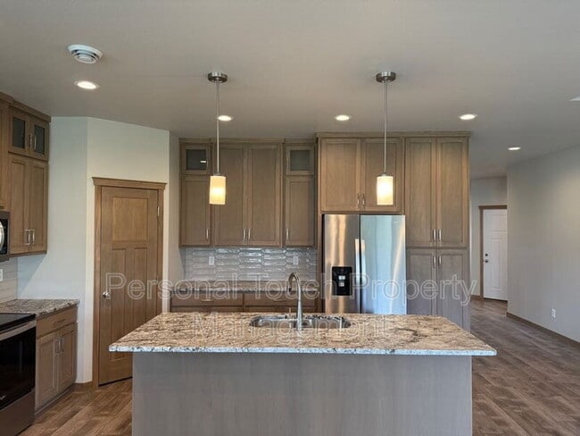 Building Photo - 7352 Eagle Point Dr S