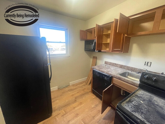 Building Photo - 319 West Blvd N