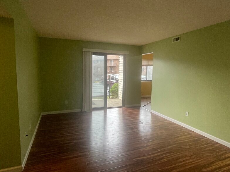 Building Photo - 20 Providence Dr