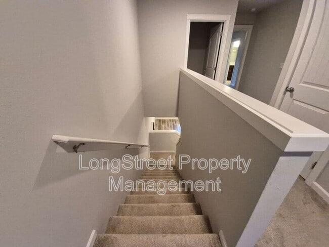 Building Photo - 7278 SE Ronelle Ct