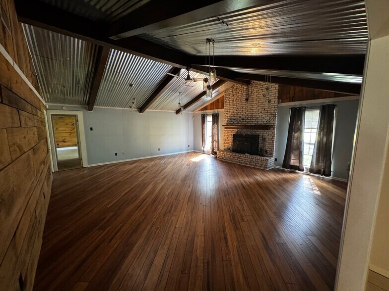 Living Room - 117 Steed Rd