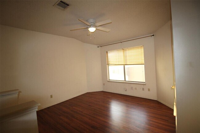 Building Photo - 8622 Piney Creek Bend