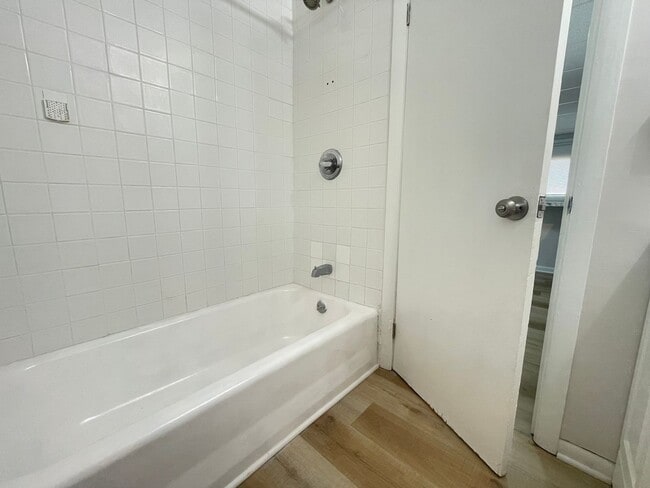 Building Photo - 45 Ashland St