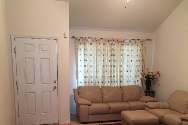 Building Photo - 1350 Parkview Estates Dr