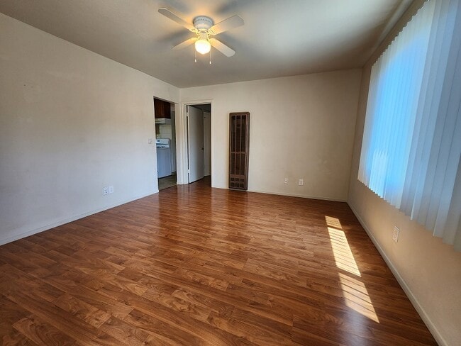Building Photo - 455 Central Ct