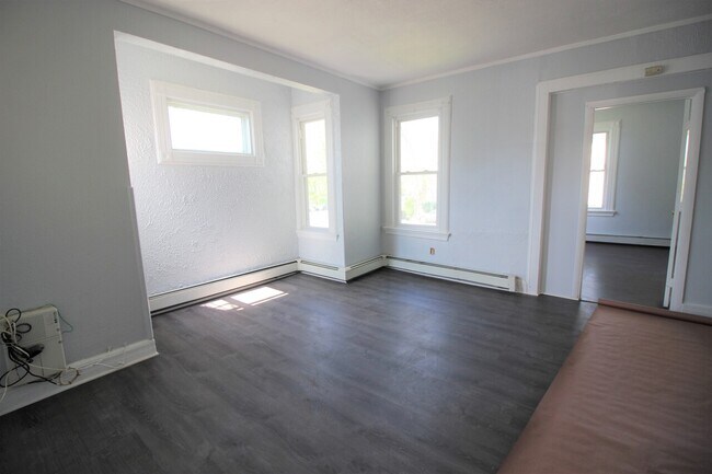 Building Photo - East Orange Rental
