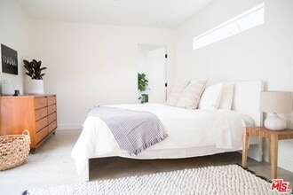 Building Photo - 2228 1/2 Echo Park Ave