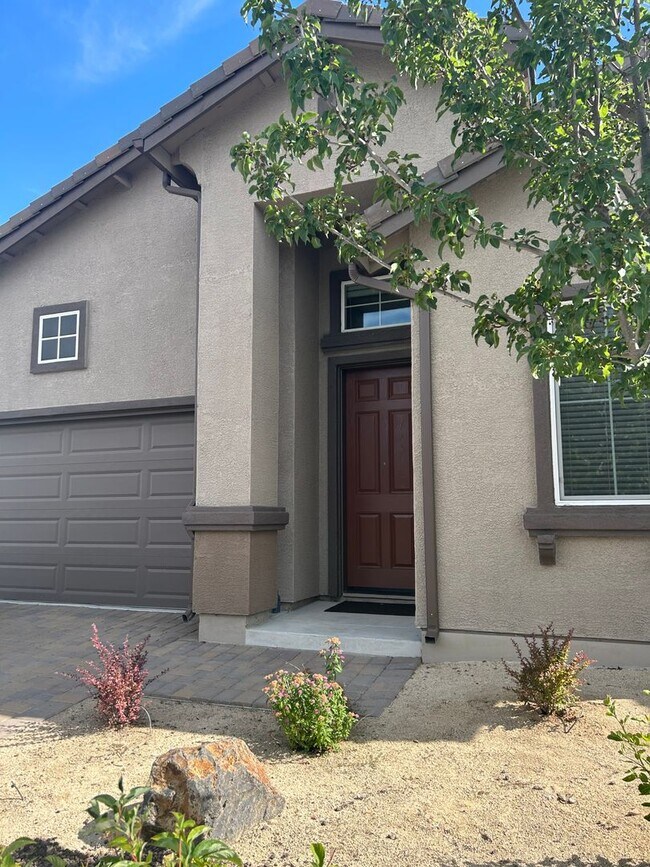 Building Photo - STUNNING 4 Bed / 2 Bath in Wingfield Springs- Available 6/15!