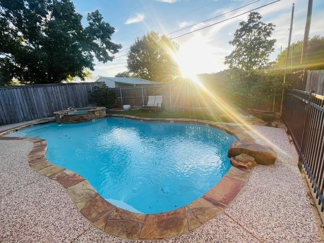 Building Photo - 1812 Lacey Oak Ln