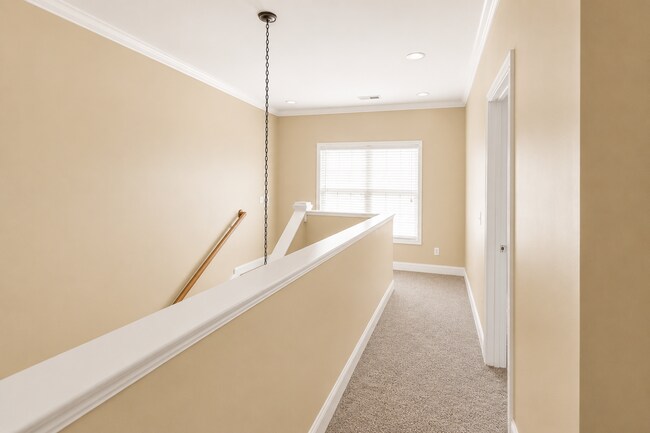 Building Photo - 112 St James Pl