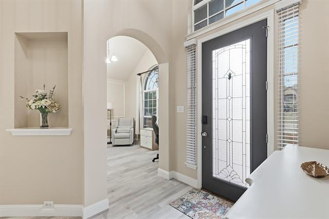 Building Photo - 2122 Trickling Creek Dr