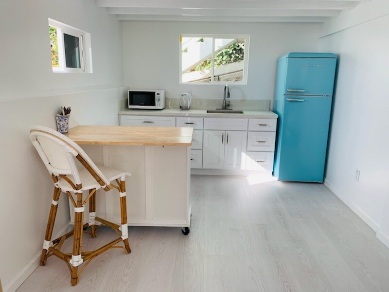 Building Photo - 31956 Sunset Ave