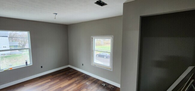 Building Photo - 429-431 Bolander