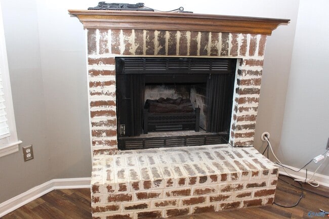 Building Photo - 101 Cresent Circle