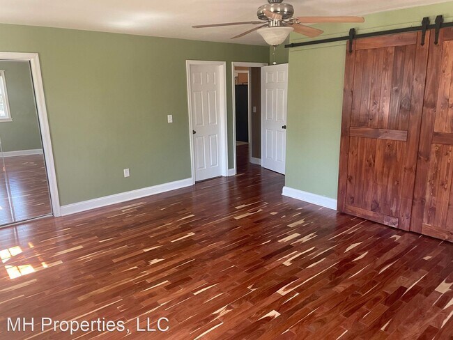 Building Photo - 5 br, 3 bath House - 7027 Cresthaven Drive