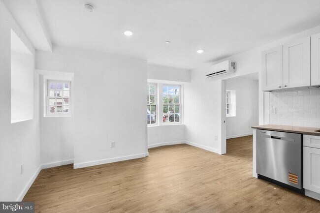 Building Photo - 7037 Ridge Ave