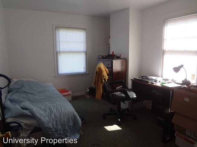 Building Photo - 5 br, 2 bath Room For Rent - 2901 Avondale