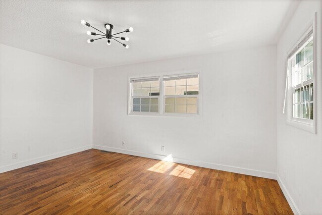 Building Photo - 3 Bedroom 3 Bath House