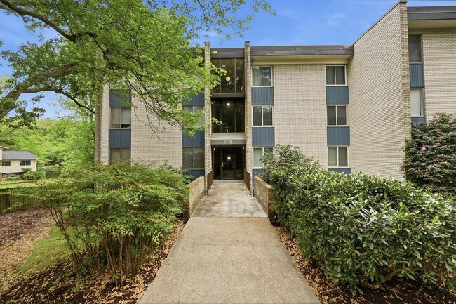 Building Photo - 5578 Burnside Dr