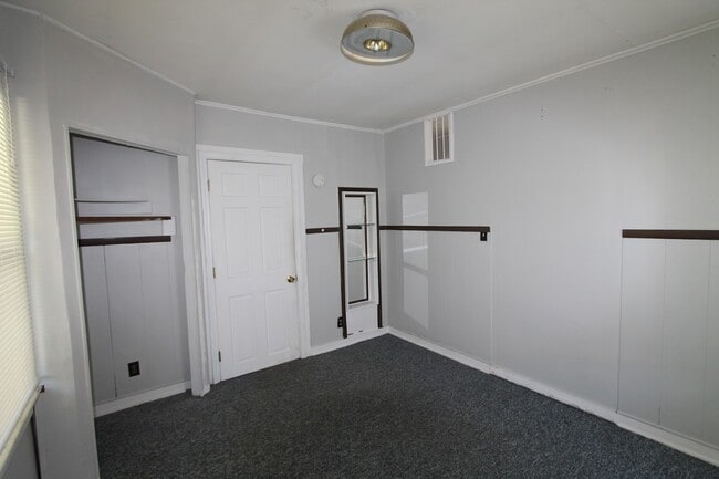 Building Photo - In-Unit Washer and Dryer