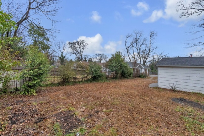 Building Photo - Stylish 2-Bedroom, 1-Bath Home with Contemporary Finishes ($1200/mo rent***)