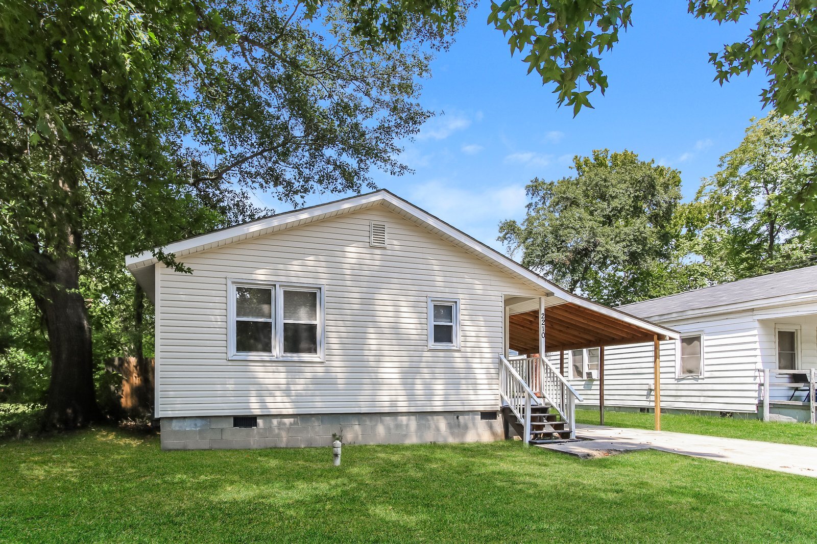 Building Photo - 2210 Tudor Dr