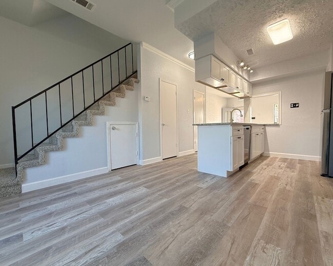 Building Photo - 234 Samuel Blvd