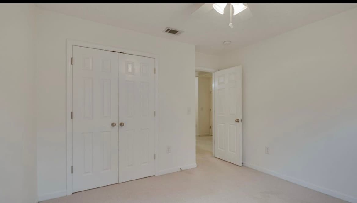 Building Photo - 8308 Oak Knoll Dr