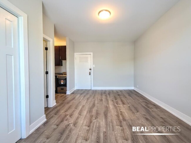 Building Photo - 0 bedroom in CHICAGO IL 60625