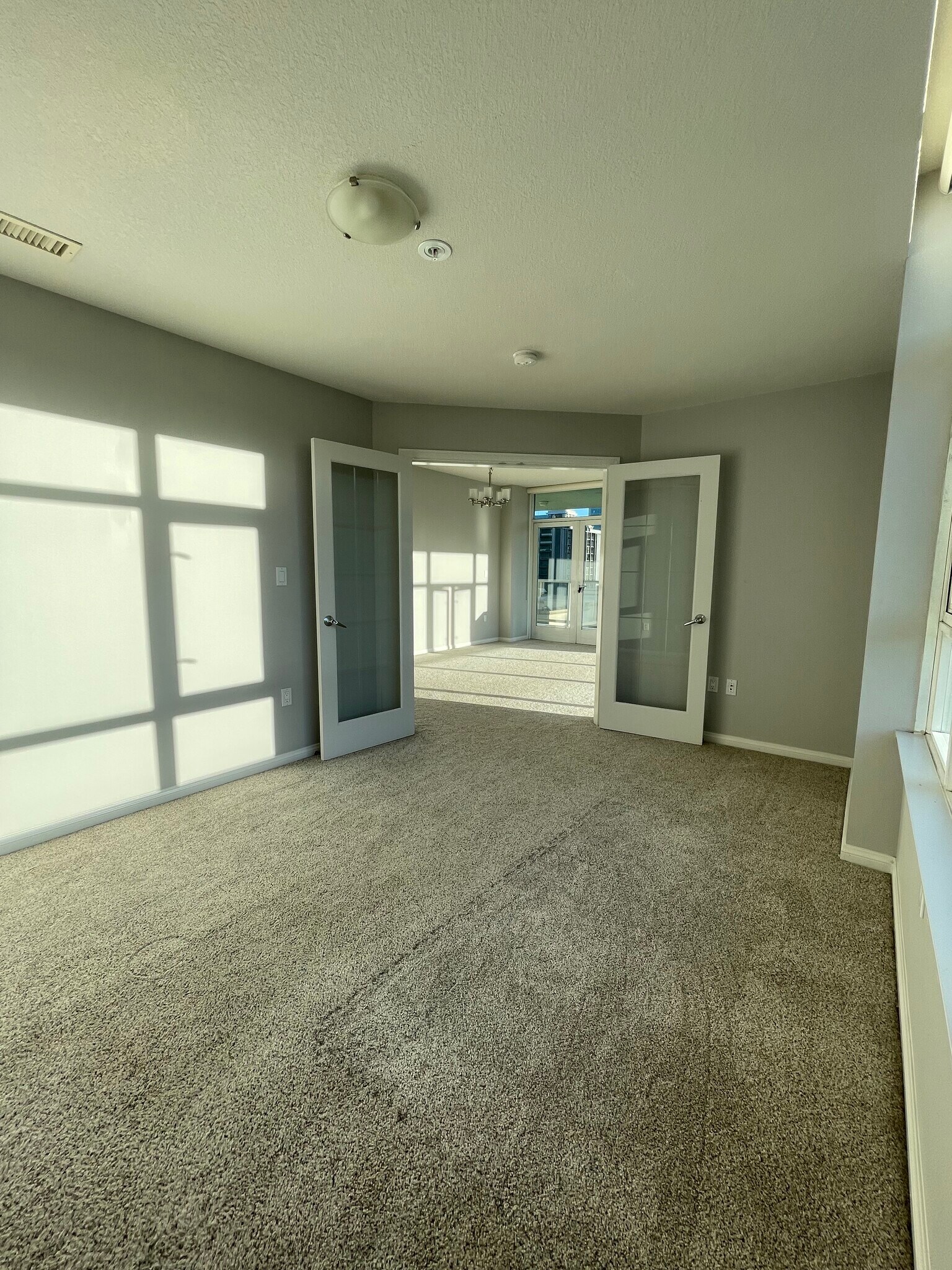 Building Photo - 850 Beech St