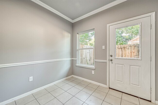 Building Photo - 7903 Moon Beam St
